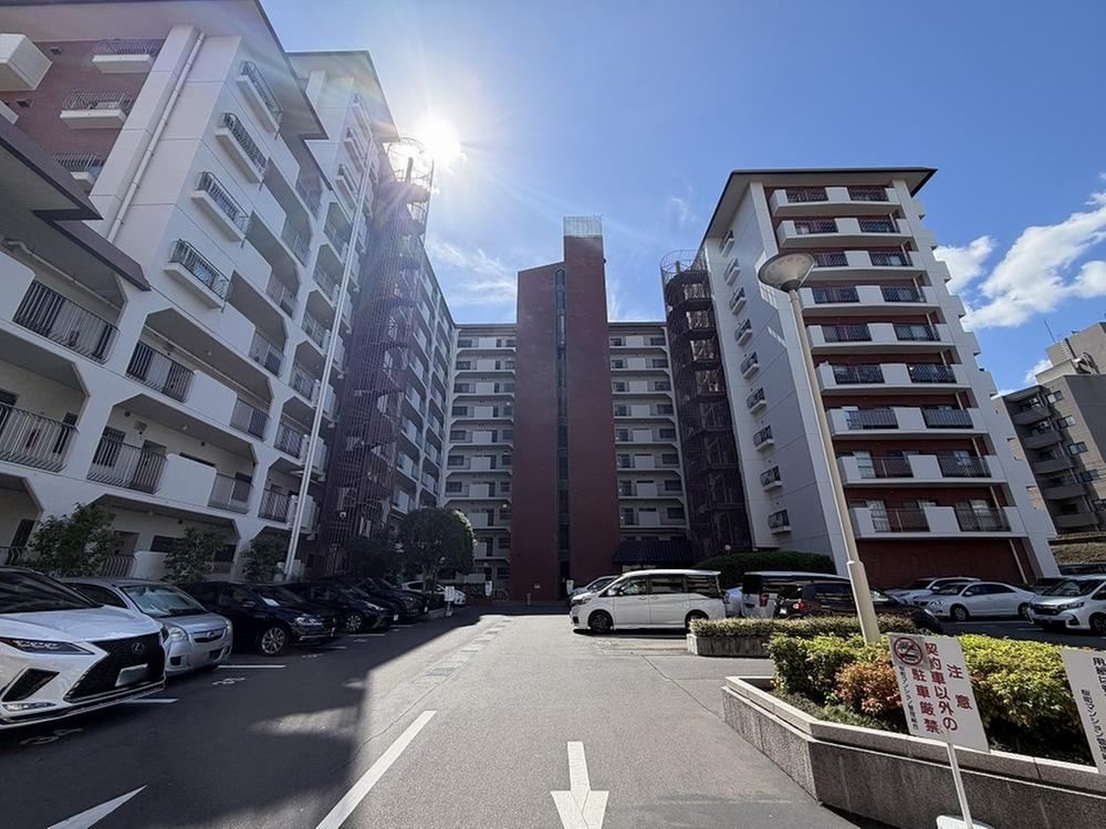 2LDK+S apartment in Takamatsu, Kagawa - Photo 1
