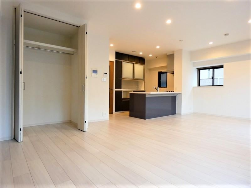 1LDK+S apartment in Naka Ward, Hiroshima - Photo 1