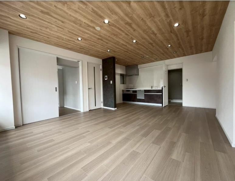 4LDK apartment in Hakata Ward, Fukuoka - Photo 1