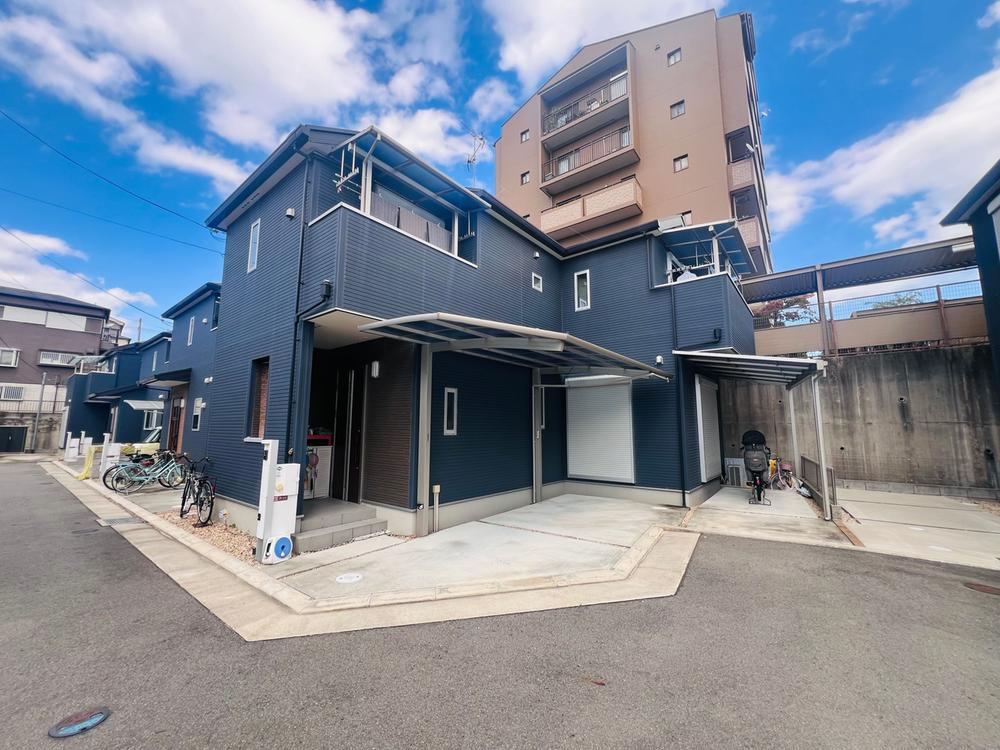 3LDK house in Hirakata, Osaka - Photo 1