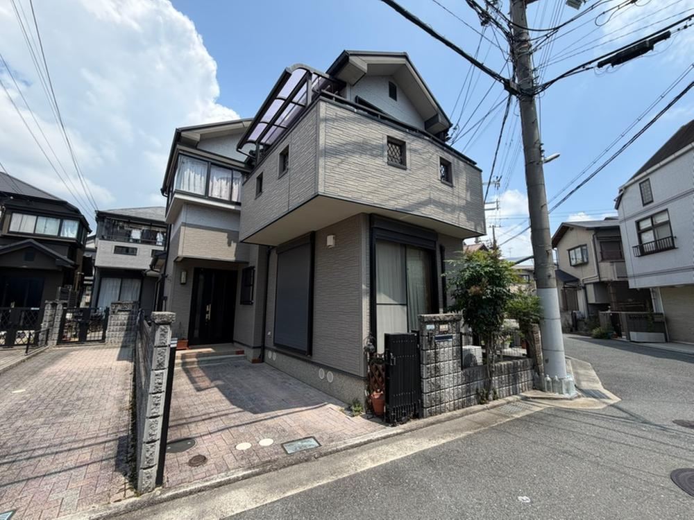 4LDK house in Takarazuka, Hyogo - Photo 1