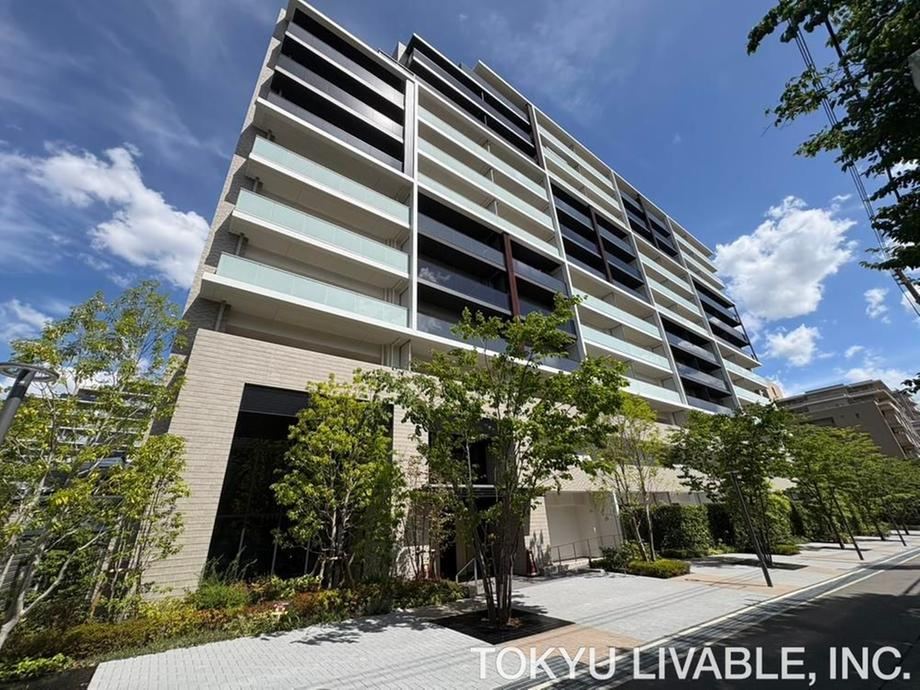 3LDK apartment in Toyonaka, Osaka - Photo 1