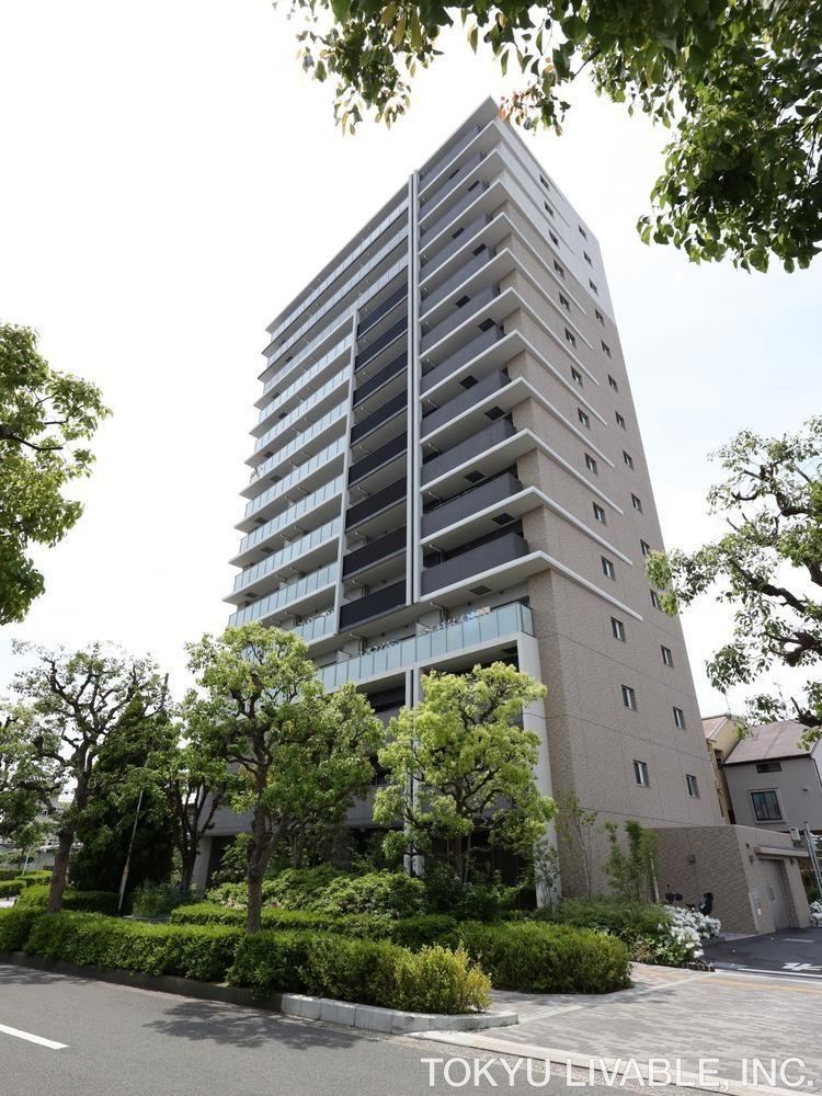 2LDK+S apartment in Higashiosaka, Osaka - Photo 1