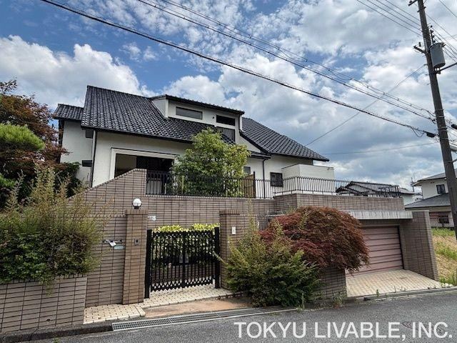 4LDK house in Nishinomiya, Hyogo - Photo 1
