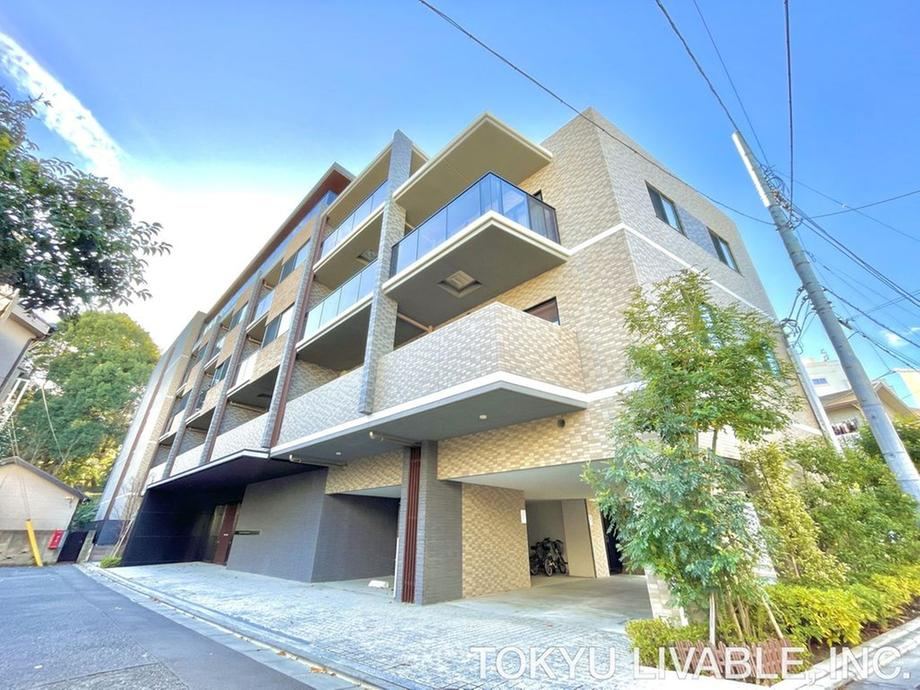 2LDK apartment in Meguro Ward, Tokyo - Photo 1