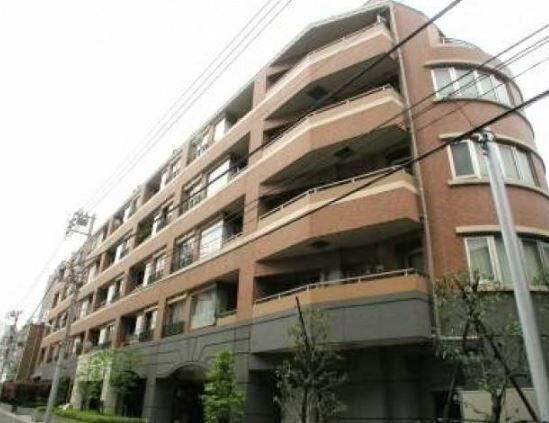 1LDK+S apartment in Minato Ward, Tokyo - Photo 1