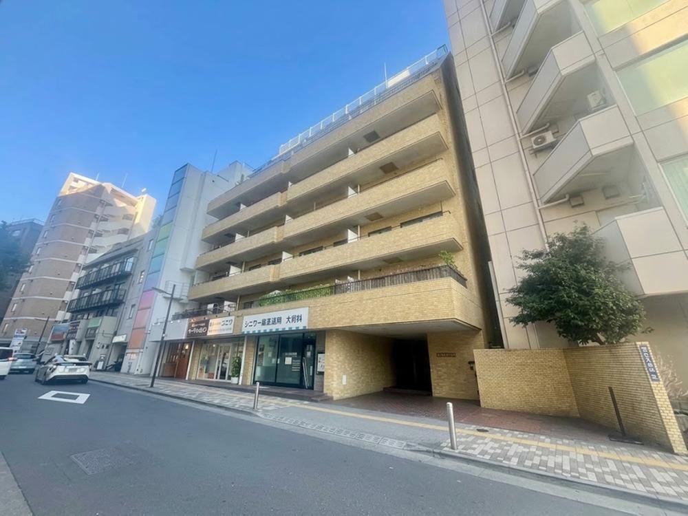 2LDK apartment in Shinagawa Ward, Tokyo - Photo 1