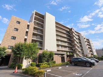 2LDK+S apartment in Asaka
