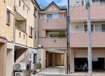4LDK house in Toyonaka, Osaka - Photo 1