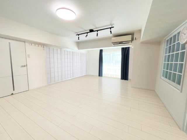 3LDK apartment in Higashinada Ward, Kobe, Hyogo - Photo 1