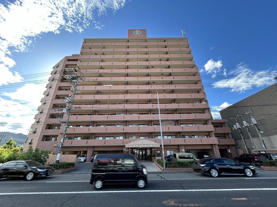 3LDK apartment in Asaminami Ward, Hiroshima - Photo 1