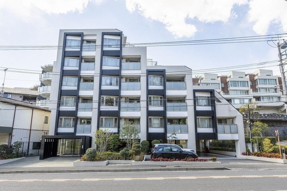 3LDK+S apartment in Kohoku Ward, Yokohama, Kanagawa - Photo 1