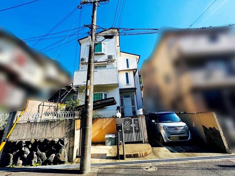 4LDK+S house in Suita, Osaka - Photo 1