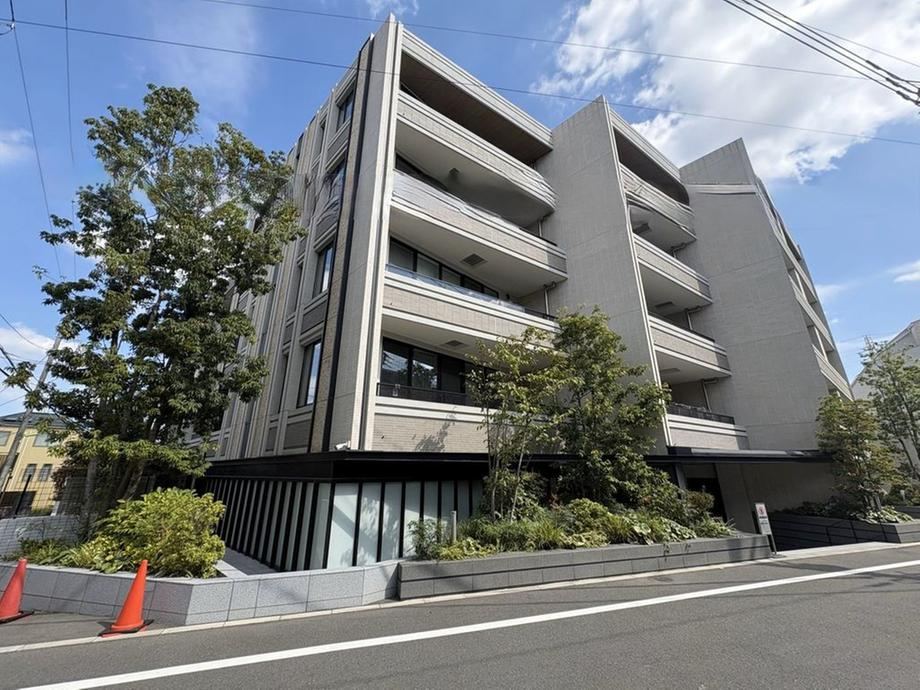 1LDK apartment in Setagaya Ward, Tokyo - Photo 1
