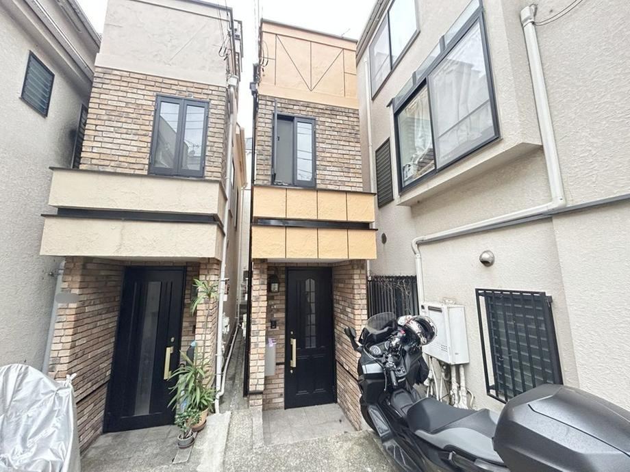 3LDK house in Ota Ward, Tokyo - Photo 1