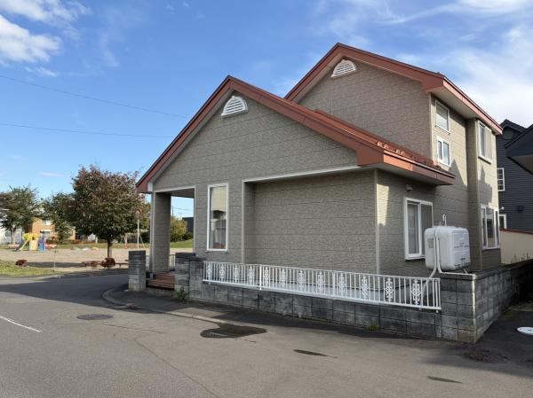 4LDK house in Tomakomai, Hokkaido - Photo 1