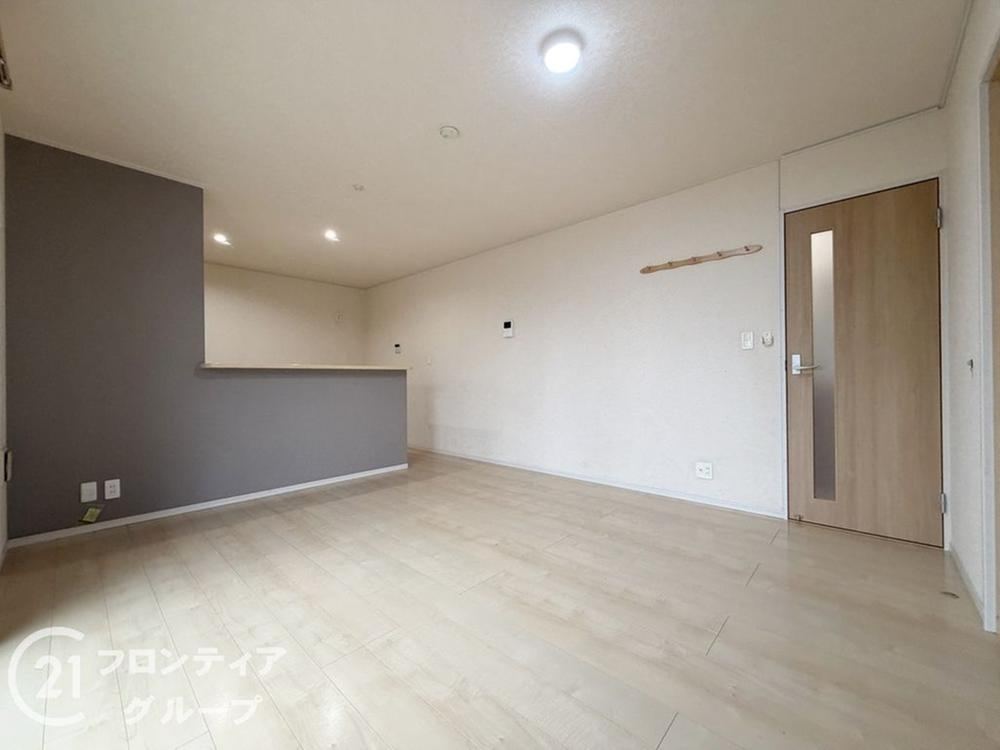 4LDK house in Kadoma, Osaka - Photo 1