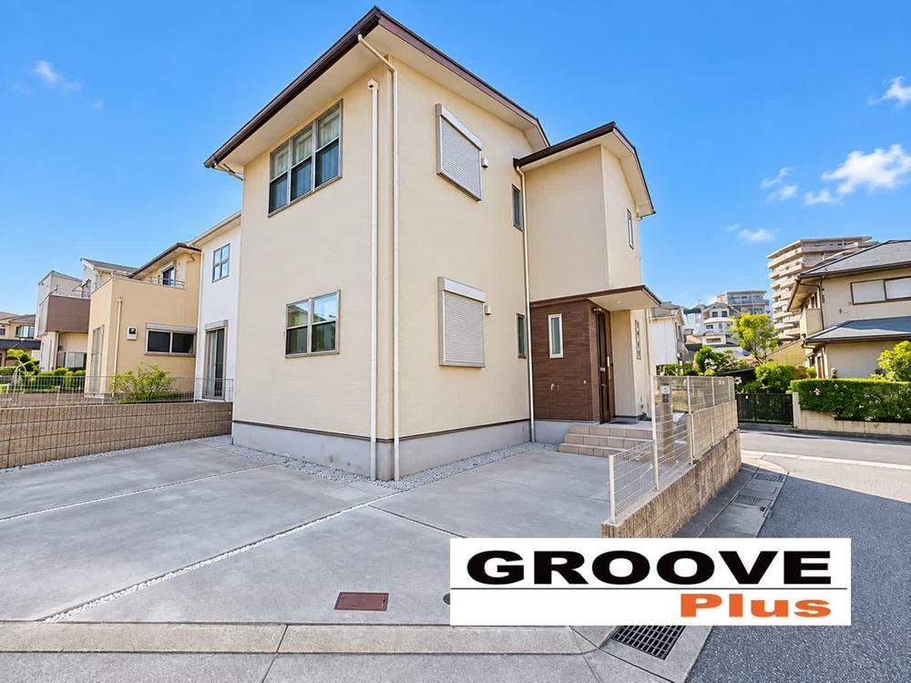 4LDK house in Tarumi Ward, Kobe, Hyogo - Photo 1