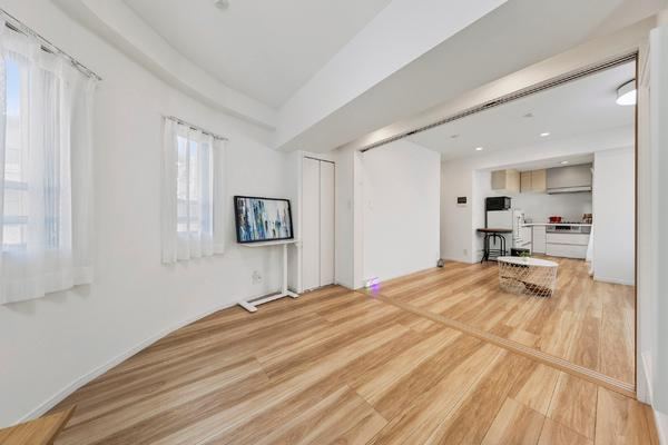 2LDK apartment in Shinagawa Ward, Tokyo - Photo 1