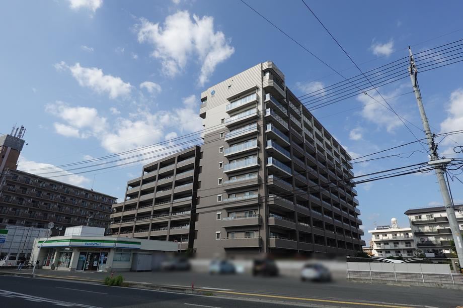 2LDK+S apartment in Naka Ward, Okayama - Photo 1