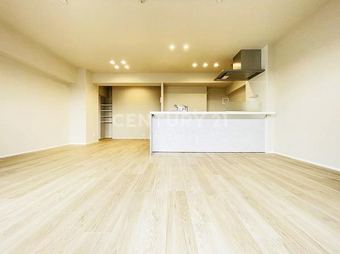 3LDK+S apartment in Komae