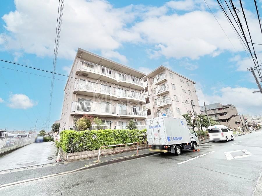 3LDK apartment in Urayasu, Chiba - Photo 1