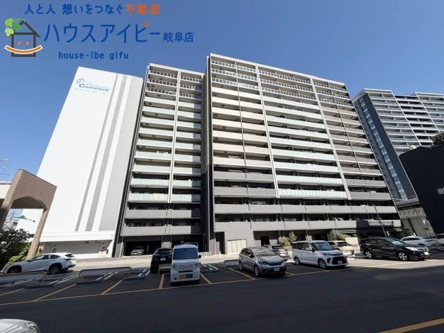 3LDK apartment in Gifu, Gifu - Photo 1