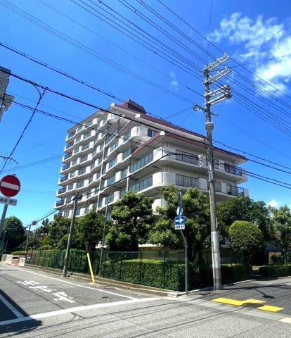 3LDK apartment in Nishinomiya, Hyogo - Photo 1