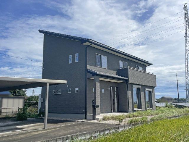 4LDK house in Yokkaichi, Mie - Photo 1
