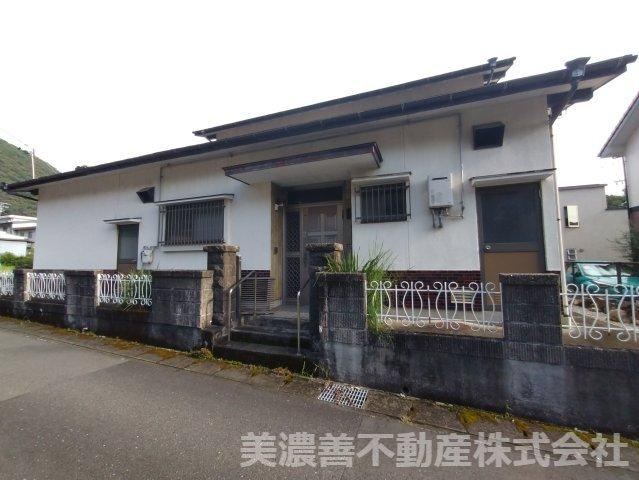 4LDK house in Gifu, Gifu - Photo 1