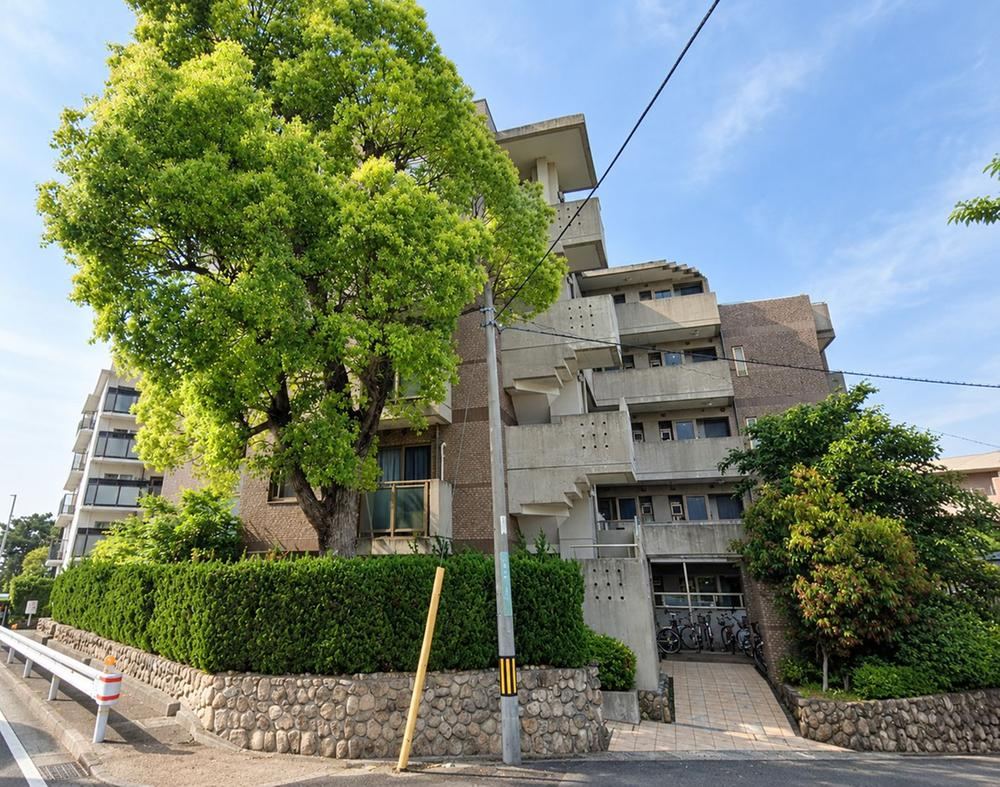 2LDK apartment in Nishinomiya, Hyogo - Photo 1