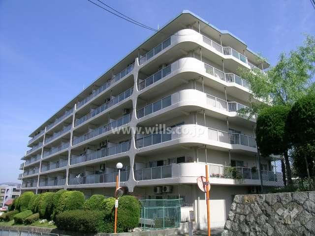1LDK apartment in Toyonaka, Osaka - Photo 1