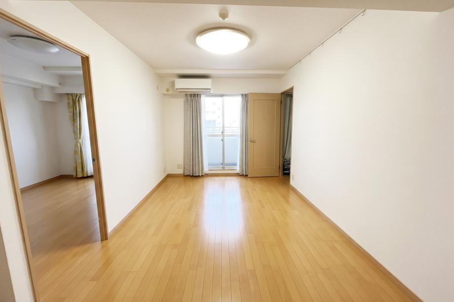 2LDK apartment in Kita Ward, Osaka - Photo 1