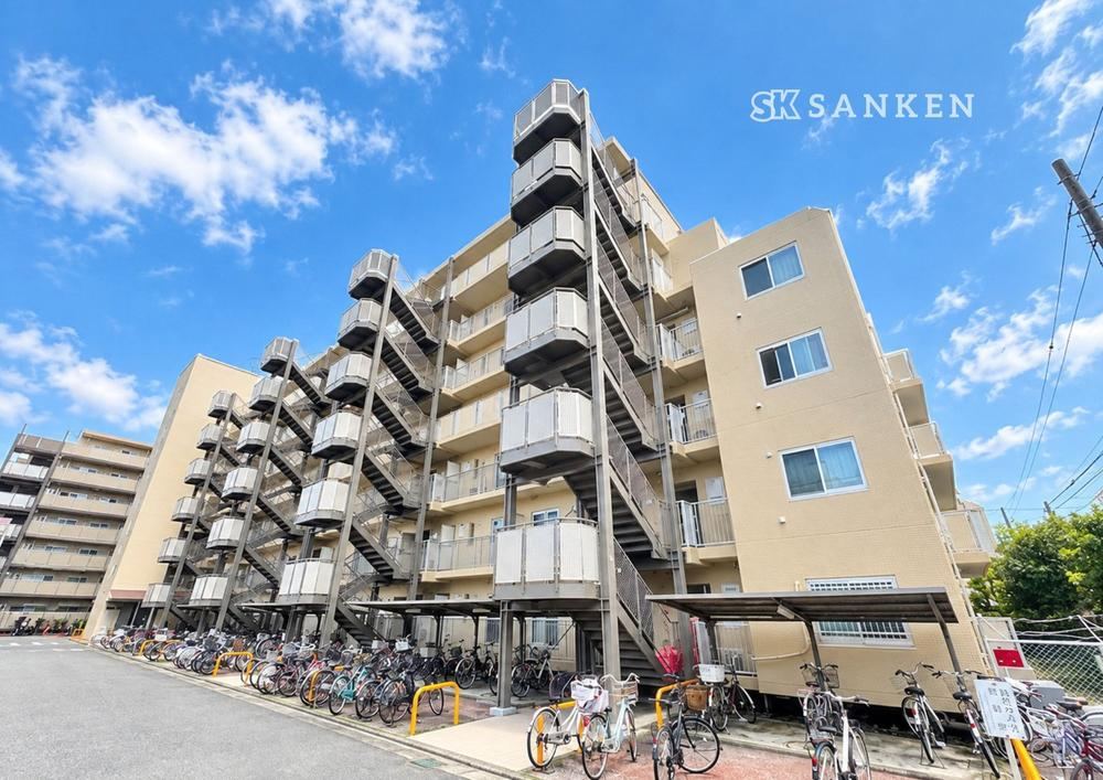3LDK apartment in Kawasaki Ward, Kawasaki, Kanagawa - Photo 1