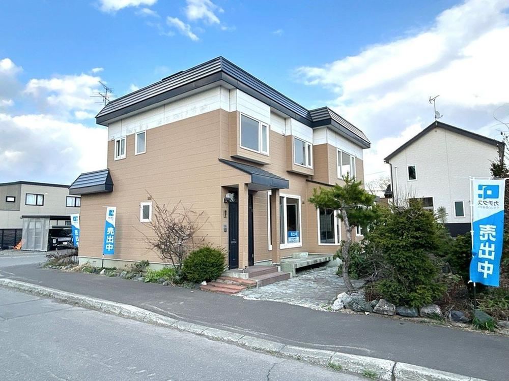 5LDK house in Kita Ward, Sapporo, Hokkaido - Photo 1