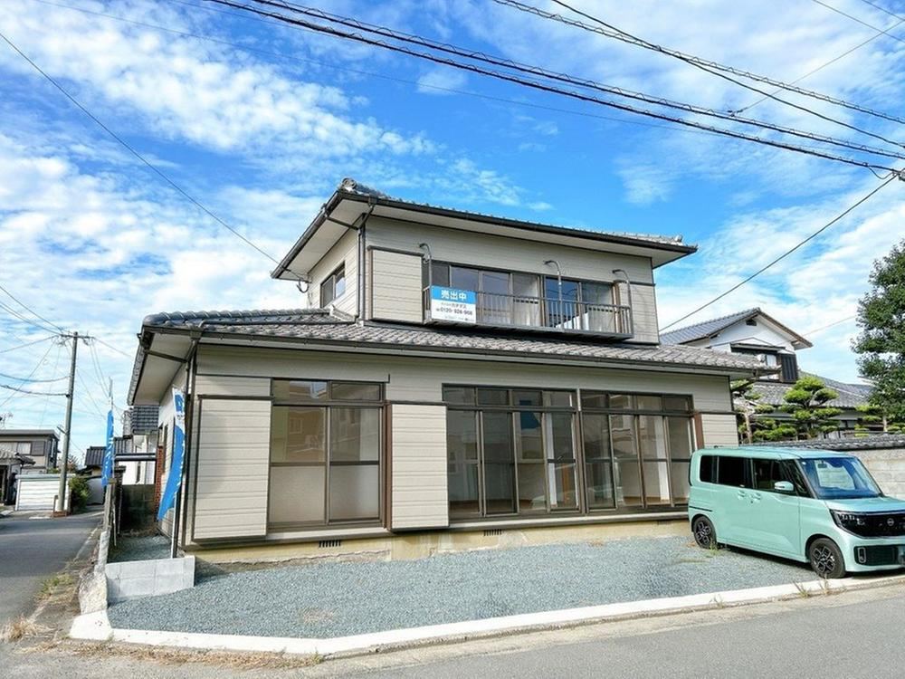 4LDK house in Kurume, Fukuoka - Photo 1