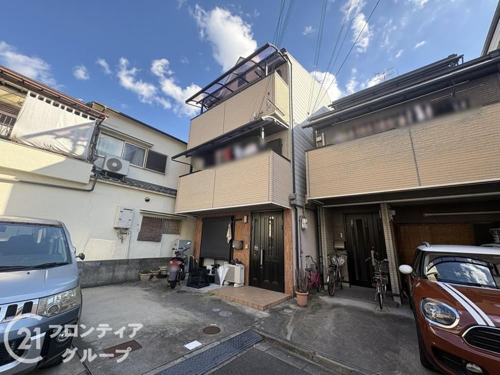 4LDK house in Higashiosaka, Osaka - Photo 1