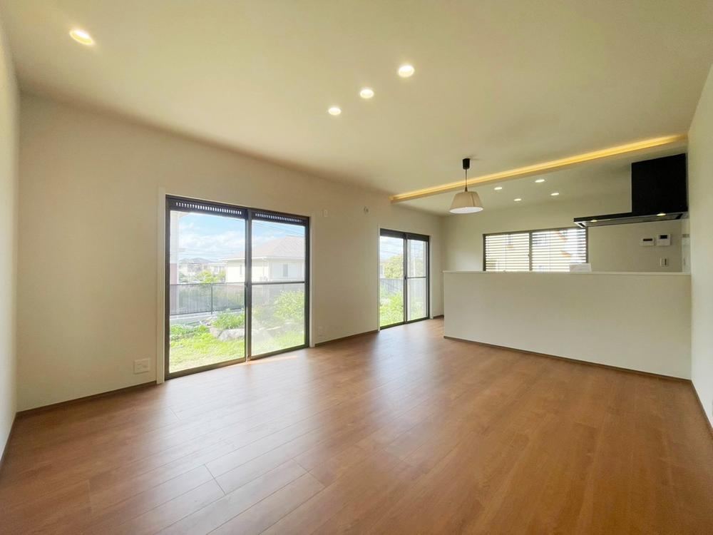 5LDK house in Suma Ward, Kobe, Hyogo - Photo 1