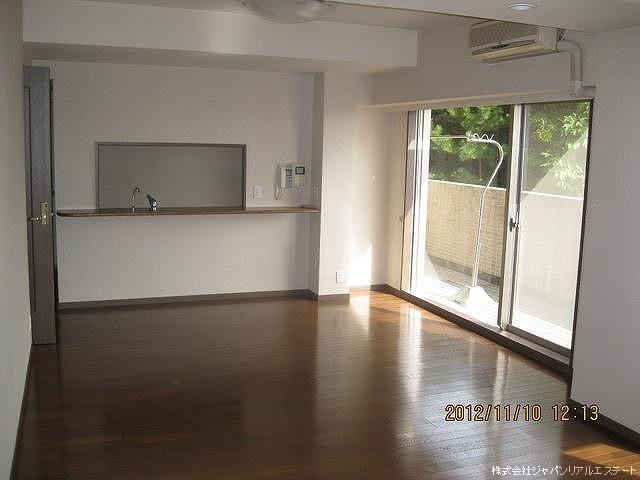 4LDK+S apartment in Higashinada Ward, Kobe, Hyogo - Photo 1