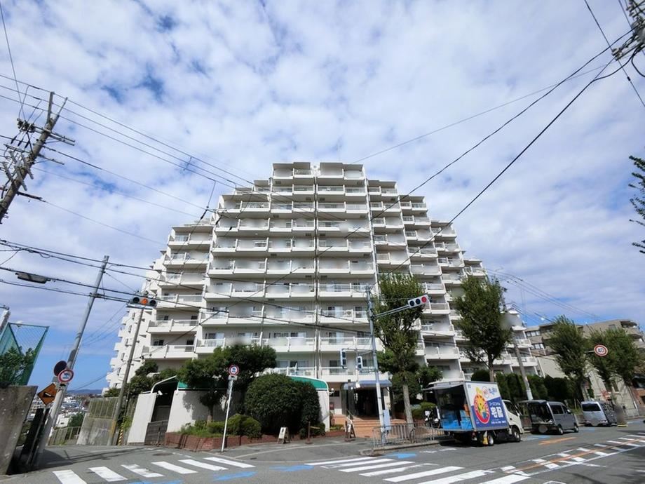 3LDK apartment in Toyonaka, Osaka - Photo 1