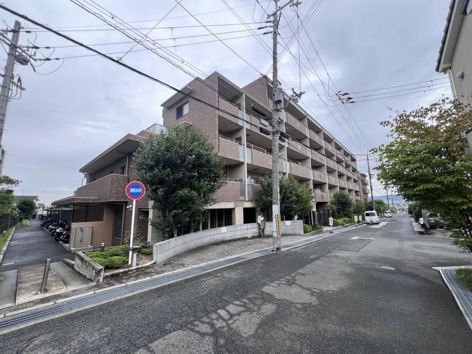 3LDK apartment in Hirakata, Osaka - Photo 1