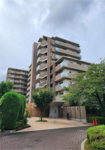 3LDK apartment in Toyonaka, Osaka - Photo 1