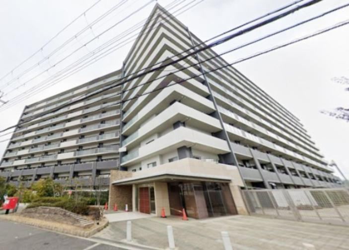 3LDK apartment in Higashiosaka, Osaka - Photo 1