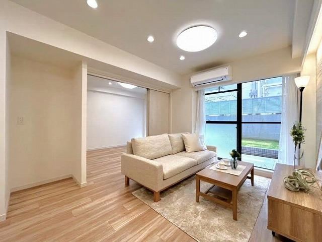 1LDK+S apartment in Meguro Ward, Tokyo - Photo 1