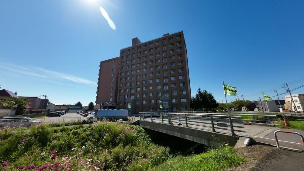 2LDK apartment in Kita Ward, Sapporo, Hokkaido - Photo 1