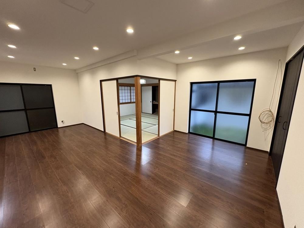 5LDK house in Nagata Ward, Kobe, Hyogo - Photo 1