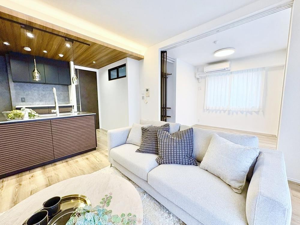 3LDK apartment in Minato Ward, Tokyo - Photo 1