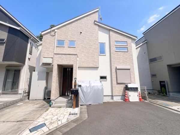 4LDK house in Konan Ward, Yokohama, Kanagawa - Photo 1