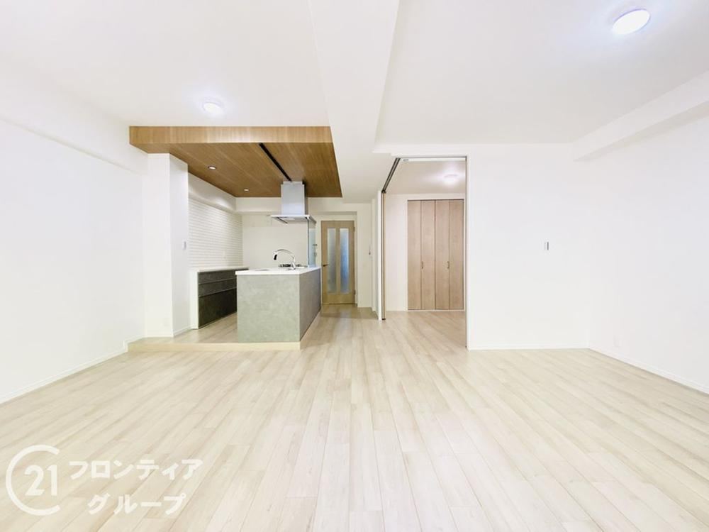 2LDK apartment in Neyagawa, Osaka - Photo 1