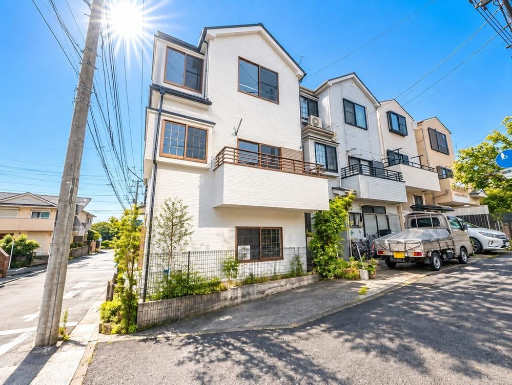 4LDK house in Totsuka Ward, Yokohama, Kanagawa - Photo 1